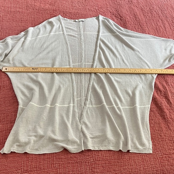 Gentle Fawn women’s Gray Knit Sweater size small fits bigger in my opinion s/m/l - Picture 4 of 15